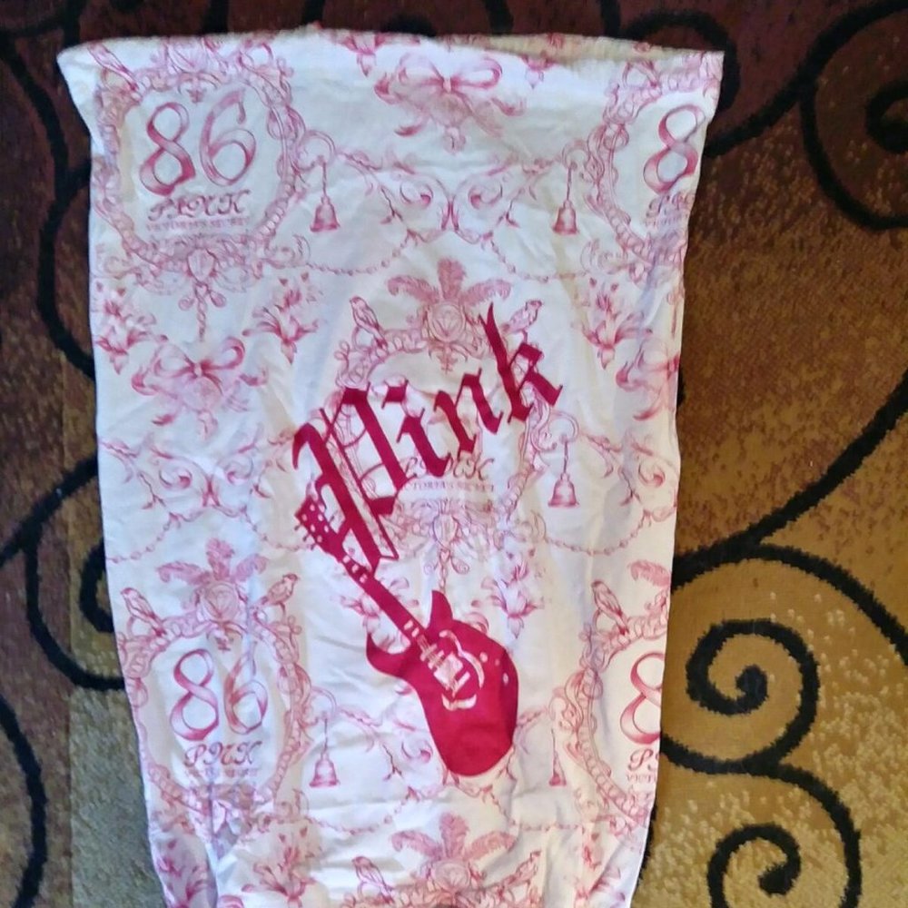 💞VS PINK RARE NWOT LAUNDRY BAG💞
